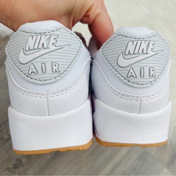 NWT Nike Air Max 90 Women’s Shoes - Picture 6 of 8
